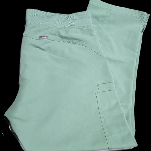 Figs Jade Petite Scrub Pants - Picture 2 of 5